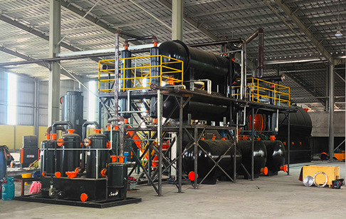 越南15噸半連續(xù)式塑料煉油設(shè)備安裝完成