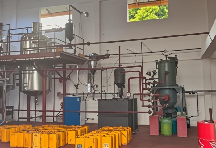 坦桑尼亞客戶購買的棕櫚油精煉和分提設(shè)備穩(wěn)定投產(chǎn)，發(fā)來好評(píng)！