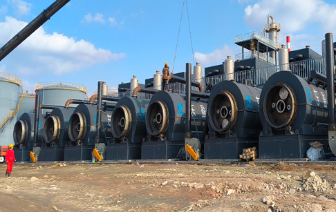 陜西8臺(tái)定制化煤焦油渣熱解煉油設(shè)備正在安裝建設(shè)中