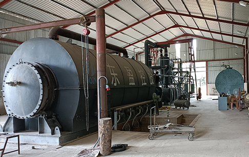 斯里蘭卡廢輪胎提煉油設(shè)備成功安裝